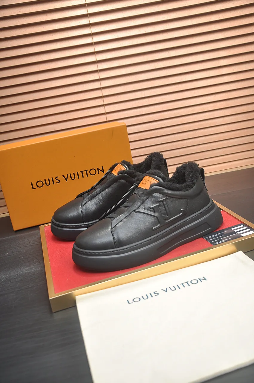 Men's men's shoes 💰500💶【LOUIS VUITTON】(Full wool lining) Same style as LV Louis Vuitton official website [Proud] Original single hot model LV original factory cowhide 👑1:1 original plate Sheepskin lining 👘Use imported cowhide. Body accessories one-to-one mold opening 💪 counter quality 🙏 Dear friends, if you are still worried about wearing matching shoes 💋, then these shoes are your best choice 🎁🎁! 38-45 (45 is custom-made and cannot be returned or exchanged)